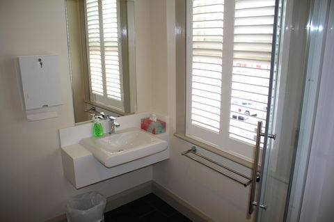 The Tasmanian Inn - Accommodation QLD 32