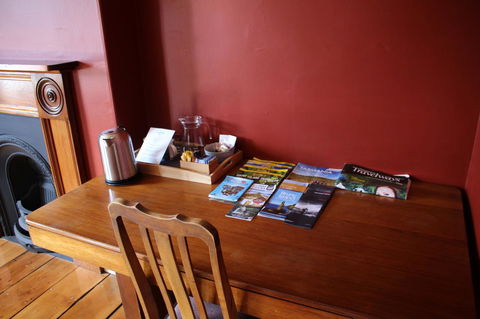 The Tasmanian Inn - Accommodation QLD 19