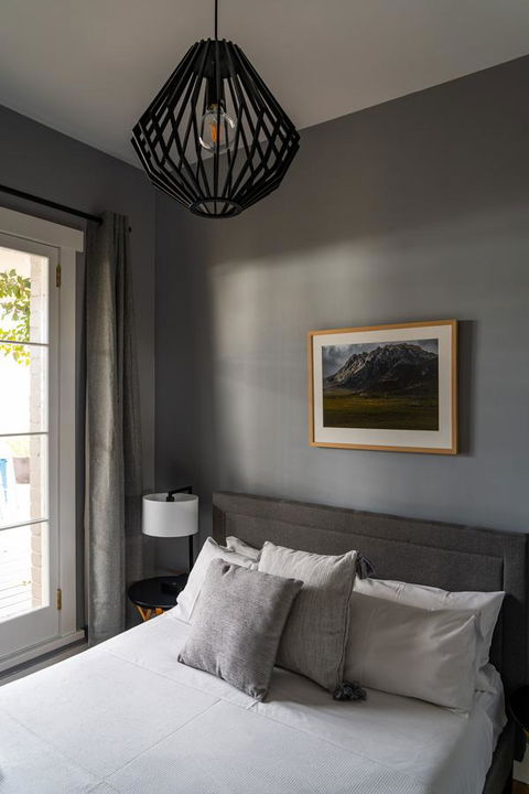 The Tasmanian Inn - Accommodation QLD 1