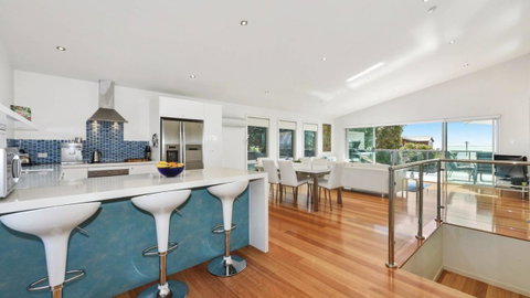 Seas The Day - Seaside Getaway - Accommodation QLD 5