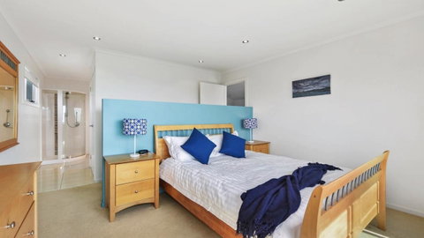 Seas The Day - Seaside Getaway - Accommodation QLD 7