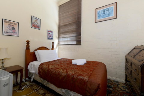 Edinburgh Gallery Bed & Breakfast - Accommodation QLD 28