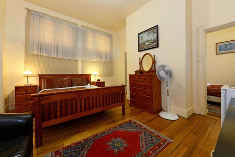 Edinburgh Gallery Bed & Breakfast - Accommodation QLD 14