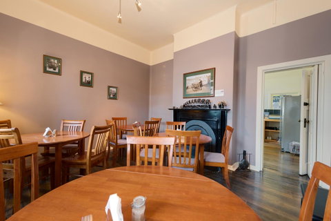 Edinburgh Gallery Bed & Breakfast - Accommodation QLD 6