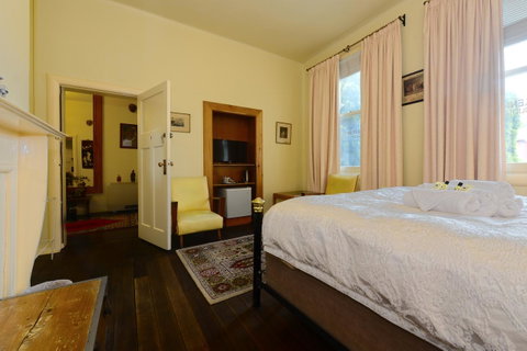 Edinburgh Gallery Bed & Breakfast - Accommodation QLD 23