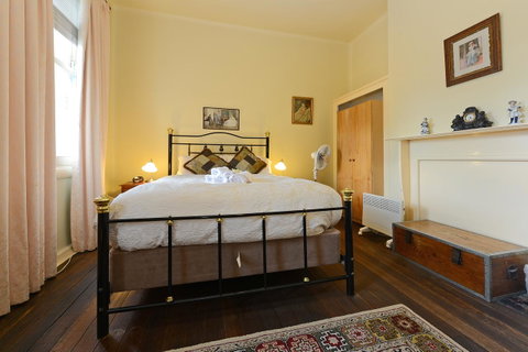 Edinburgh Gallery Bed & Breakfast - Accommodation QLD 24
