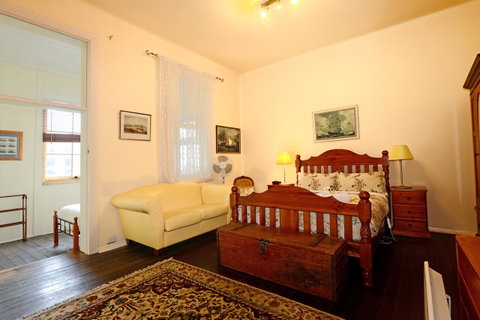 Edinburgh Gallery Bed & Breakfast - Accommodation QLD 34