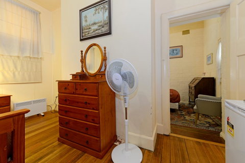 Edinburgh Gallery Bed & Breakfast - Accommodation QLD 16