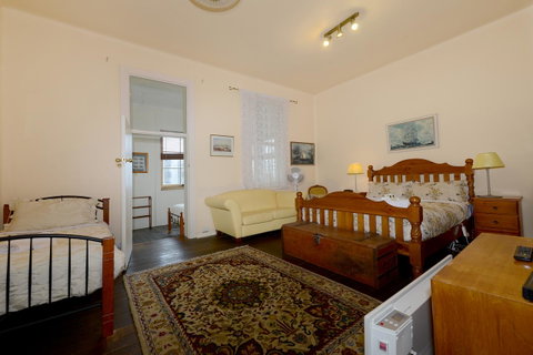 Edinburgh Gallery Bed & Breakfast - Accommodation QLD 32