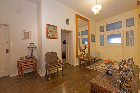 Edinburgh Gallery Bed & Breakfast - Accommodation QLD 2