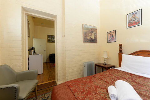 Edinburgh Gallery Bed & Breakfast - Accommodation QLD 13