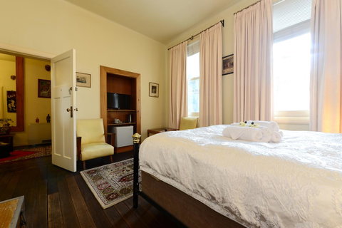 Edinburgh Gallery Bed & Breakfast - Accommodation QLD 21