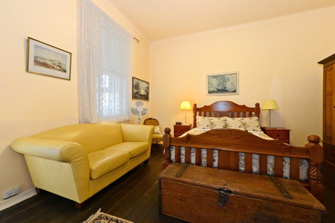 Edinburgh Gallery Bed & Breakfast - Accommodation QLD 31