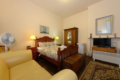 Edinburgh Gallery Bed & Breakfast - Accommodation QLD 41