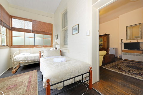 Edinburgh Gallery Bed & Breakfast - Accommodation QLD 39