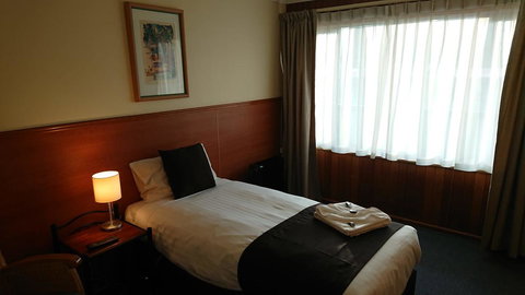 Mt Lyell Motor Inn - Accommodation QLD 1