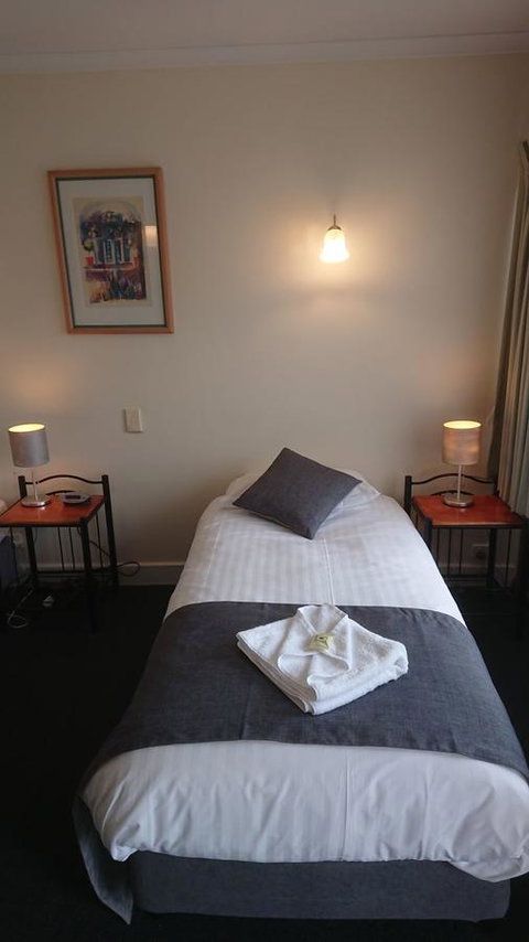 Mt Lyell Motor Inn - Accommodation QLD 25