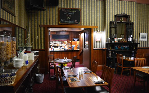 Empire Hotel Queenstown - Accommodation QLD 15