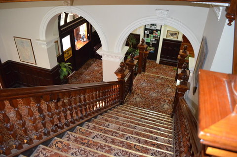 Empire Hotel Queenstown - Accommodation QLD 21