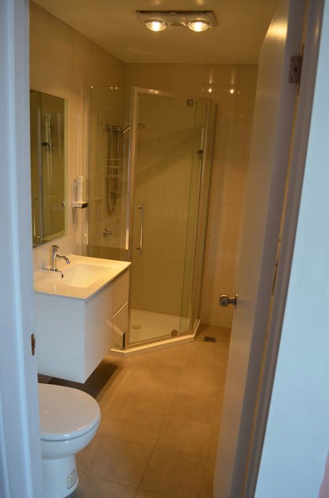 Empire Hotel Queenstown - Accommodation QLD 5