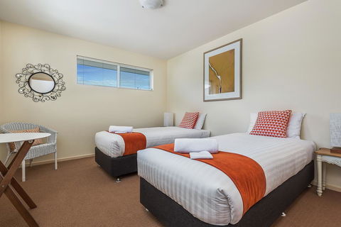 Isle Of Views - Accommodation QLD 13