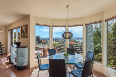 Isle Of Views - Accommodation QLD 15