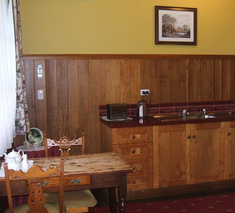 Touchwood Cottages - Accommodation QLD 23