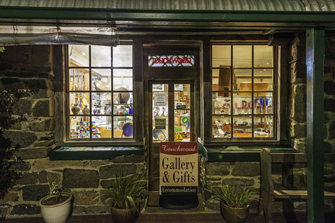 Touchwood Cottages - Accommodation QLD 1