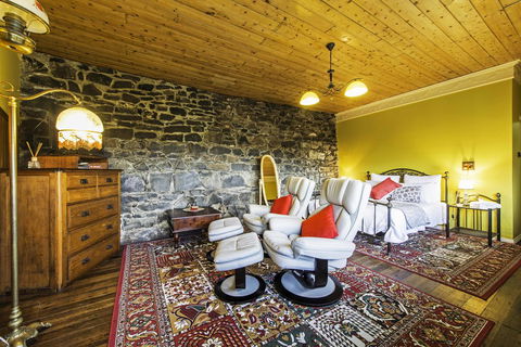 Touchwood Cottages - Accommodation QLD 38