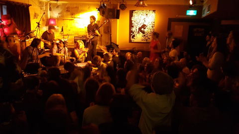 Little Nee's - Accommodation QLD 7