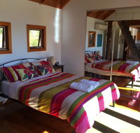 The Tree House - Accommodation QLD
