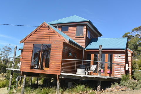 The Tree House - Accommodation QLD 1