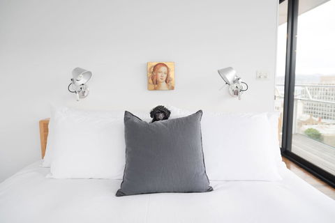 Avalon City Retreat - Accommodation QLD 10