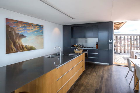 Avalon City Retreat - Accommodation QLD 7