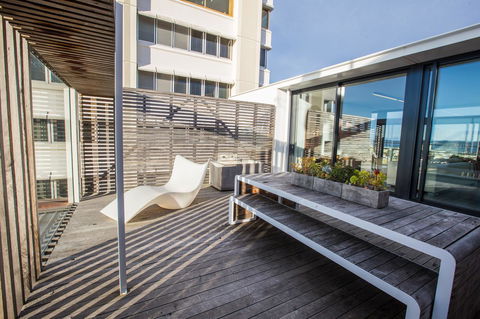 Avalon City Retreat - Accommodation QLD 0