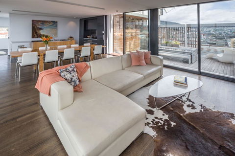 Avalon City Retreat - Accommodation QLD 2