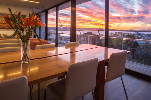 Avalon City Retreat - Accommodation QLD 8