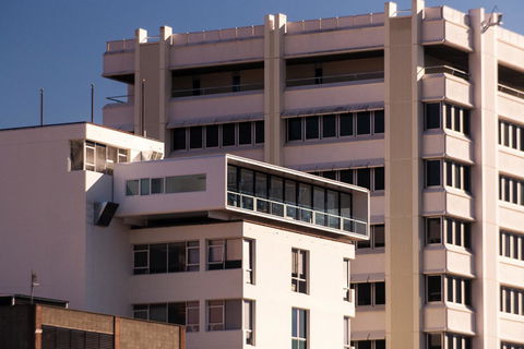 Avalon City Retreat - Accommodation QLD 1