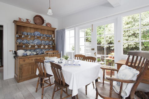 White Dove Cottage Bed And Breakfast - Accommodation QLD 5
