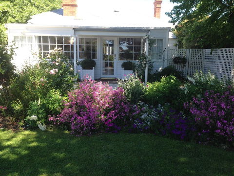 White Dove Cottage Bed And Breakfast - Accommodation QLD 12