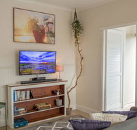 New Aptmnt Only 5 Mins To Mona Gallery - Accommodation QLD