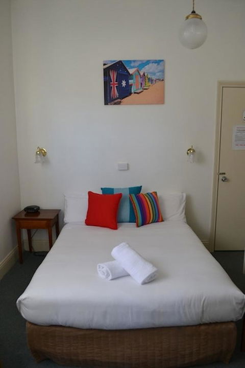 Point Lonsdale Guest House - Accommodation QLD 4