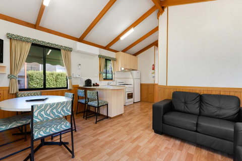 Bright Riverside Holiday Park - Accommodation QLD 23