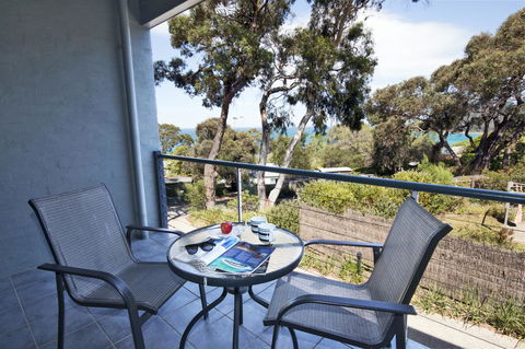 Lorne Surf Apartments - Accommodation QLD 2
