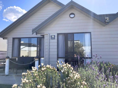 Apollo Bay Waterfront Motor Inn - Accommodation QLD 20