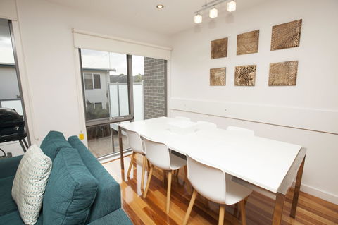 7 Falls Apartments - Accommodation QLD 8