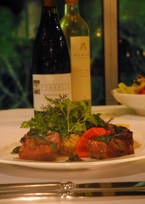 Chris\'s Beacon Point Restaurant & Villas - Accommodation QLD 13