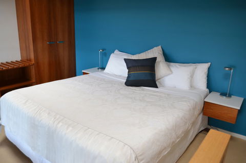 Chris\'s Beacon Point Restaurant & Villas - Accommodation QLD 3