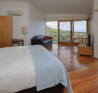 Chris's Beacon Point Restaurant  Villas - Accommodation QLD