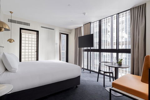 Brady Hotels Jones Lane - Accommodation QLD 9